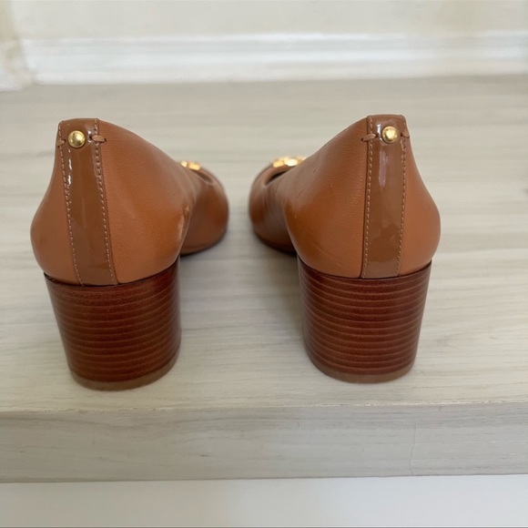 TORY BURCH RALEIGH CAP TOE PUMP
NWOT never worn. - Picture 5 of 14